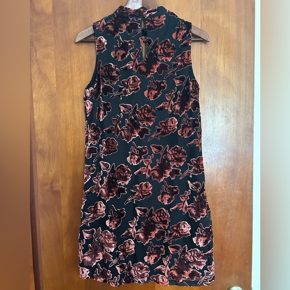 Adiva Black and Burgundy Velour Floral Mini Dress, Size Med - Picture 2 of 7
